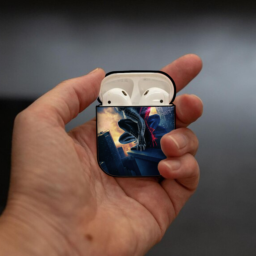 Spider Man スパイダーマン AirPods 第2世代保護ケース ハードシェル ブラック 耐衝撃・防指紋・カラビナ付き