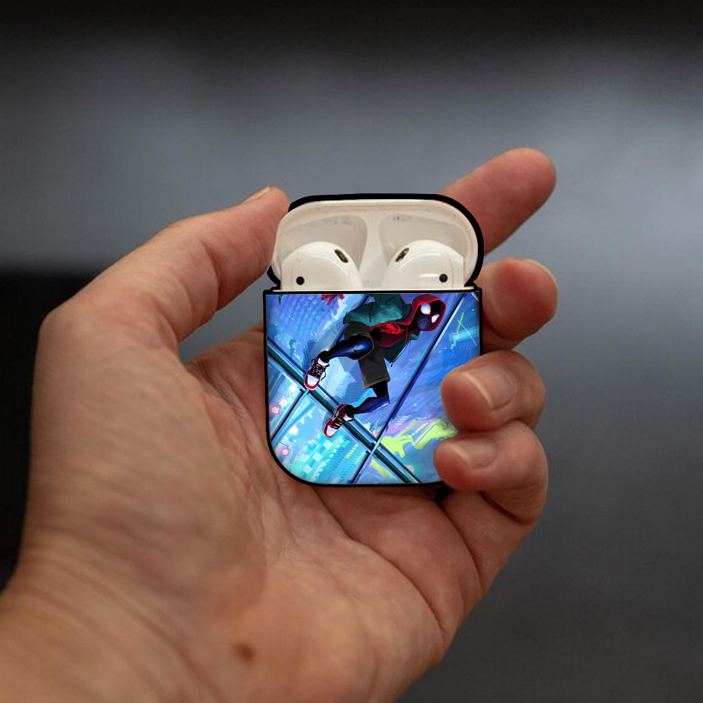 Spider Man スパイダーマン AirPods 第2世代保護ケース ハードシェル ブラック 耐衝撃・防指紋・カラビナ付き