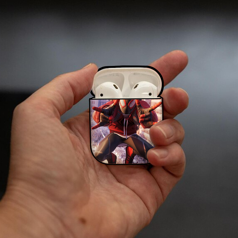 Spider Man スパイダーマン AirPods 第2世代保護ケース ハードシェル ブラック 耐衝撃・防指紋・カラビナ付き