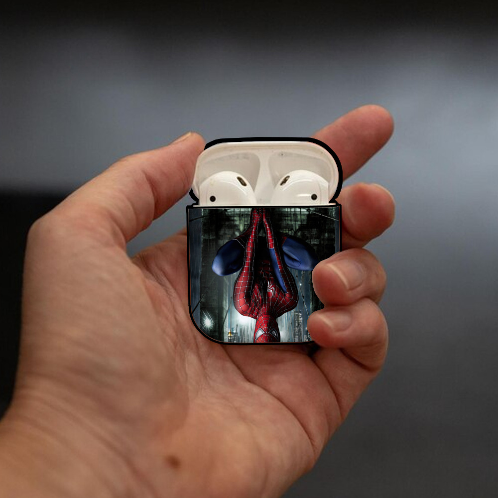 Spider Man スパイダーマン AirPods 第2世代保護ケース ハードシェル ブラック 耐衝撃・防指紋・カラビナ付き