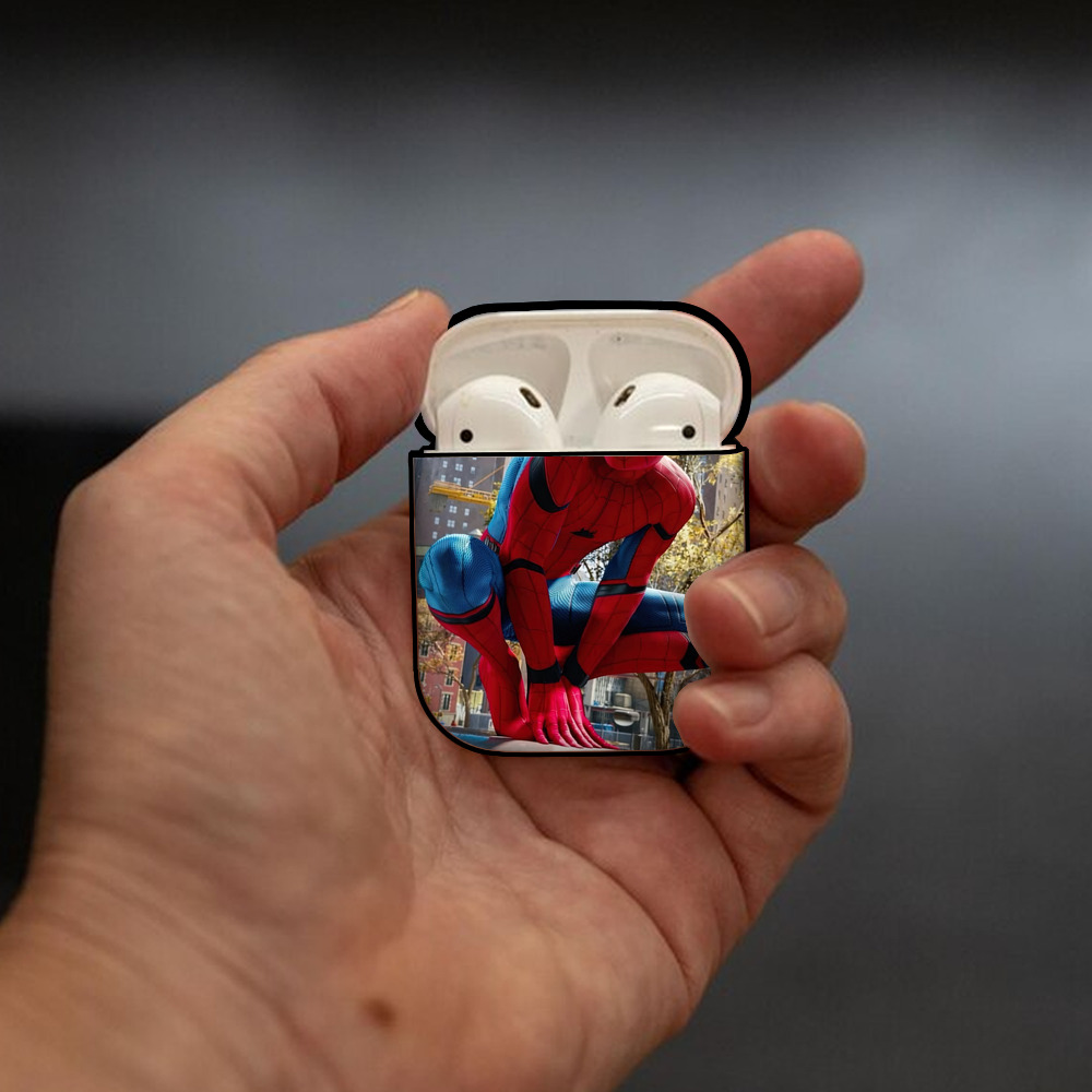Spider Man スパイダーマン AirPods 第2世代保護ケース ハードシェル ブラック 耐衝撃・防指紋・カラビナ付き