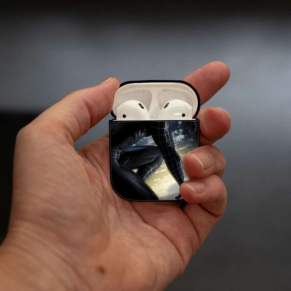 Spider Man スパイダーマン AirPods 第2世代保護ケース ハードシェル ブラック 耐衝撃・防指紋・カラビナ付き