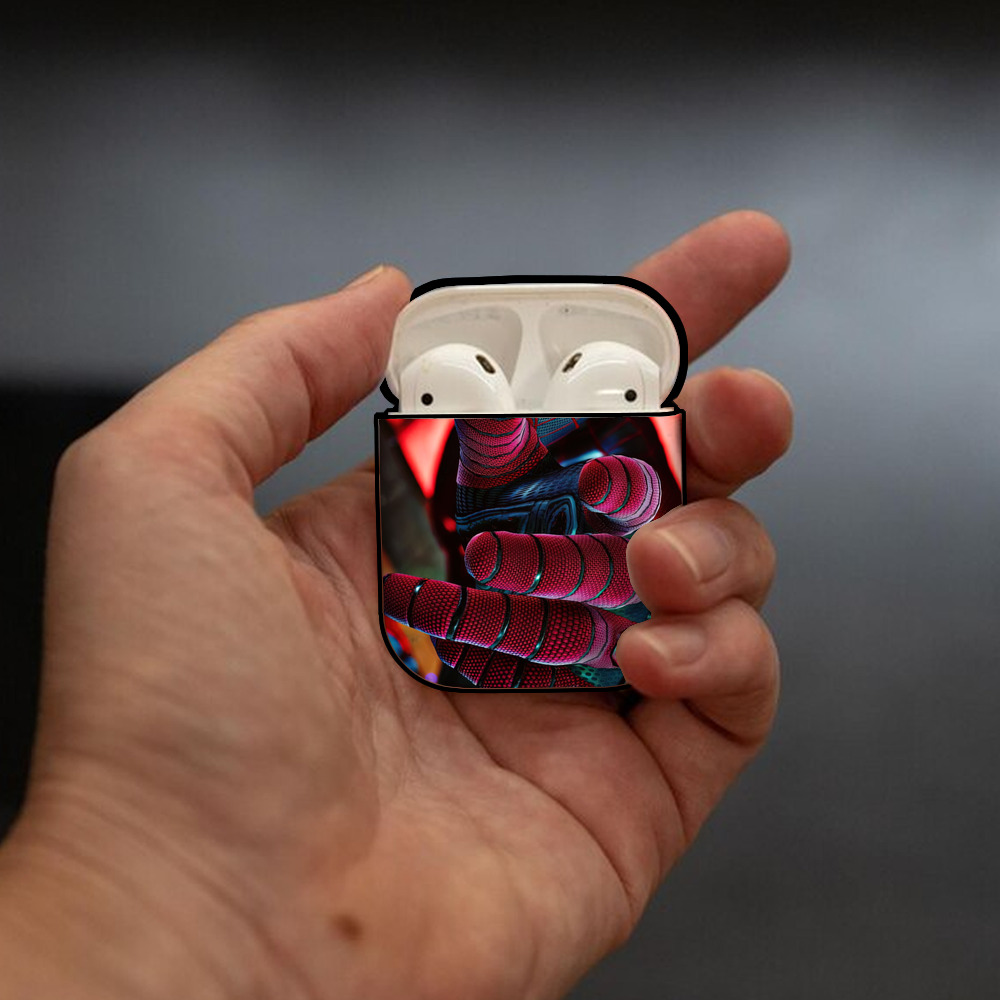 Spider Man スパイダーマン AirPods 第2世代保護ケース ハードシェル ブラック 耐衝撃・防指紋・カラビナ付き