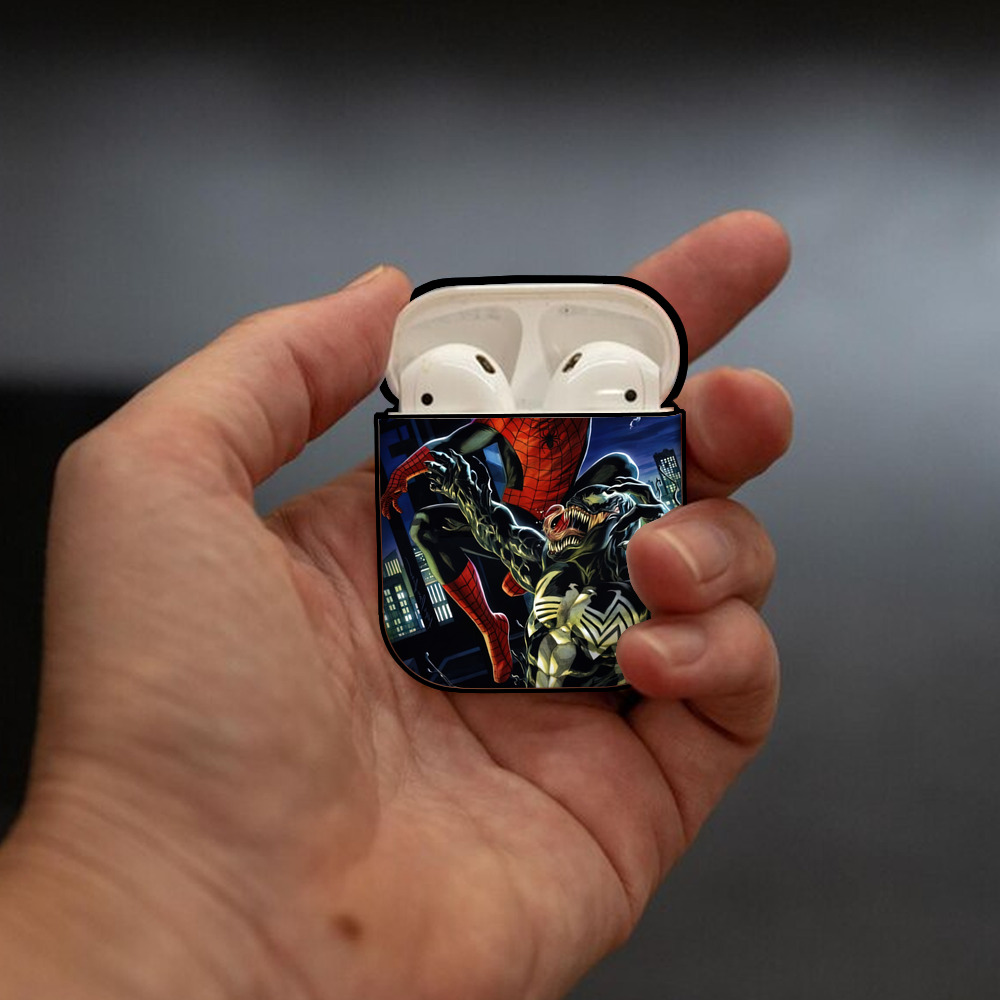 Spider Man スパイダーマン AirPods 第2世代保護ケース ハードシェル ブラック 耐衝撃・防指紋・カラビナ付き