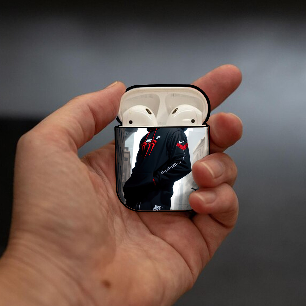 Spider Man スパイダーマン AirPods 第2世代保護ケース ハードシェル ブラック 耐衝撃・防指紋・カラビナ付き