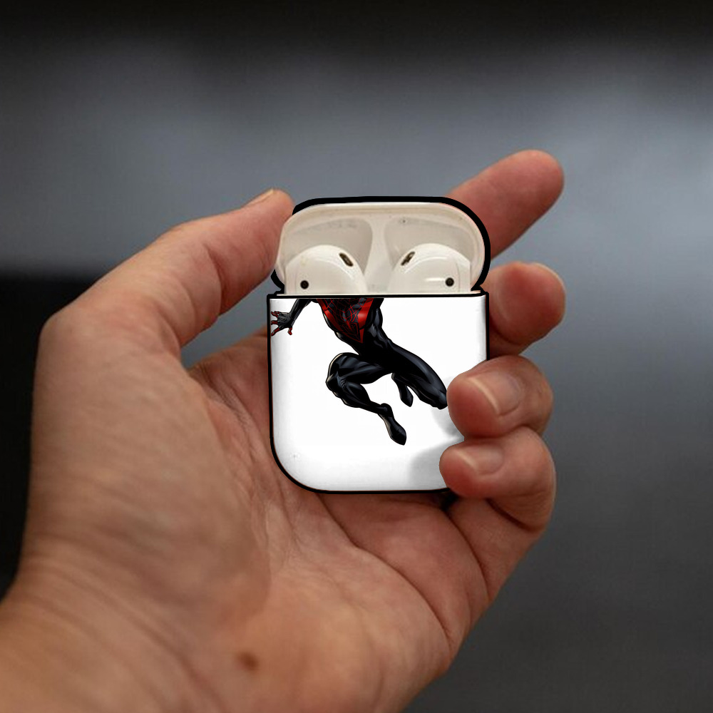 Spider Man スパイダーマン AirPods 第2世代保護ケース ハードシェル ブラック 耐衝撃・防指紋・カラビナ付き