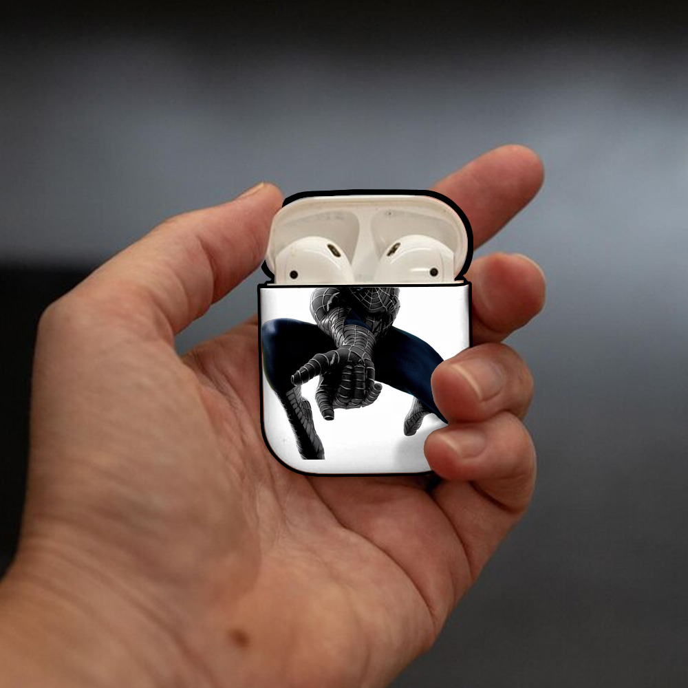 Spider Man スパイダーマン AirPods 第2世代保護ケース ハードシェル ブラック 耐衝撃・防指紋・カラビナ付き