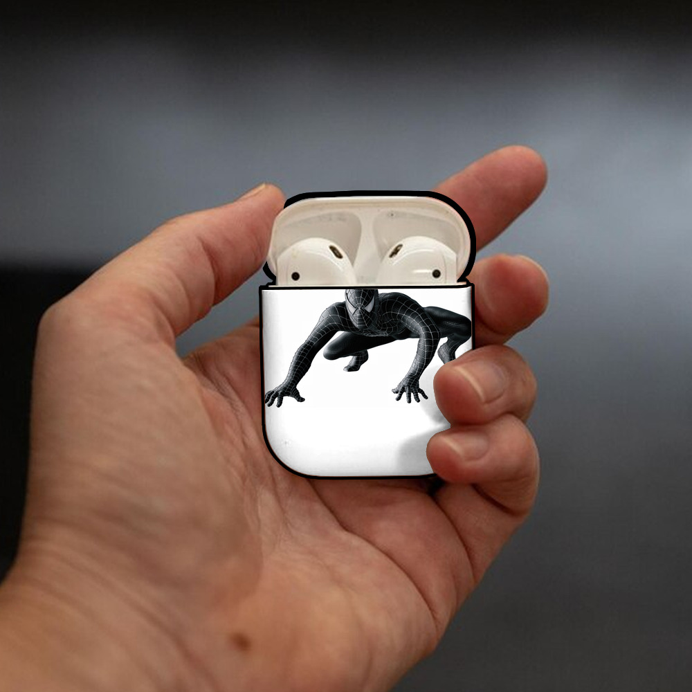 Spider Man スパイダーマン AirPods 第2世代保護ケース ハードシェル ブラック 耐衝撃・防指紋・カラビナ付き