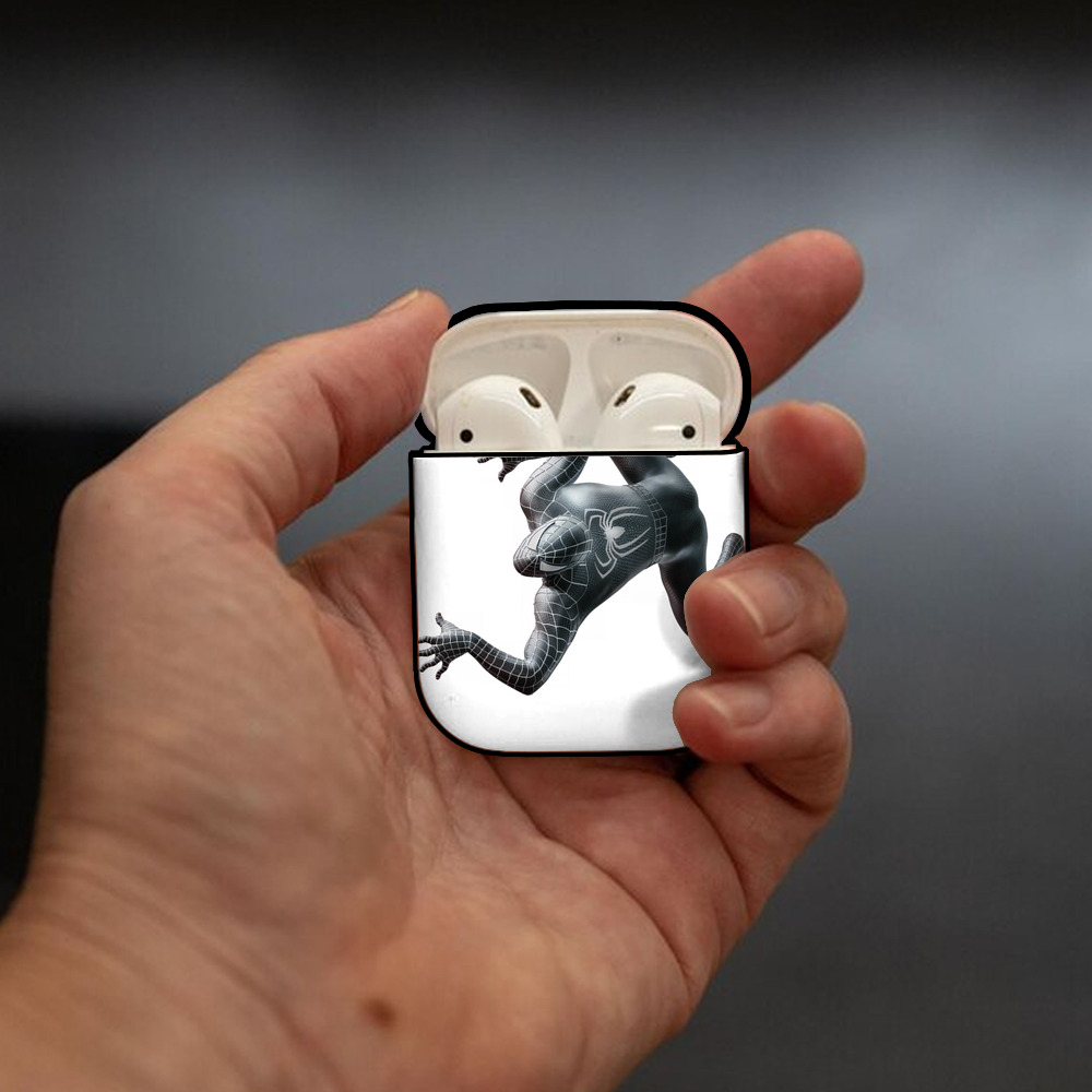 Spider Man スパイダーマン AirPods 第2世代保護ケース ハードシェル ブラック 耐衝撃・防指紋・カラビナ付き
