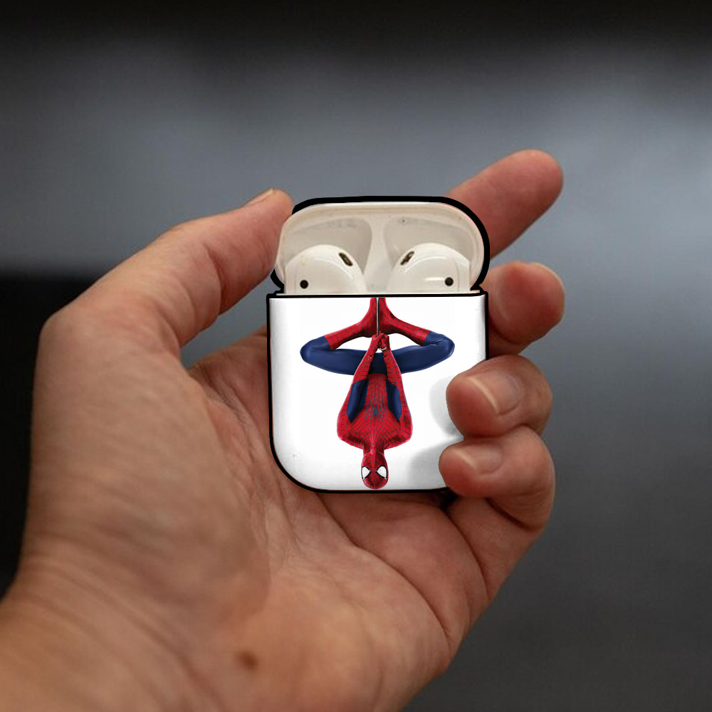 Spider Man スパイダーマン AirPods 第2世代保護ケース ハードシェル ブラック 耐衝撃・防指紋・カラビナ付き