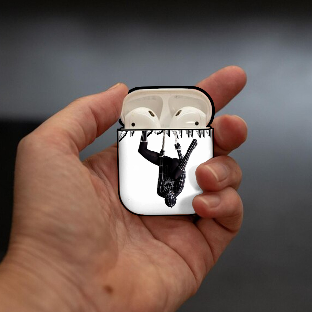 Spider Man スパイダーマン AirPods 第2世代保護ケース ハードシェル ブラック 耐衝撃・防指紋・カラビナ付き